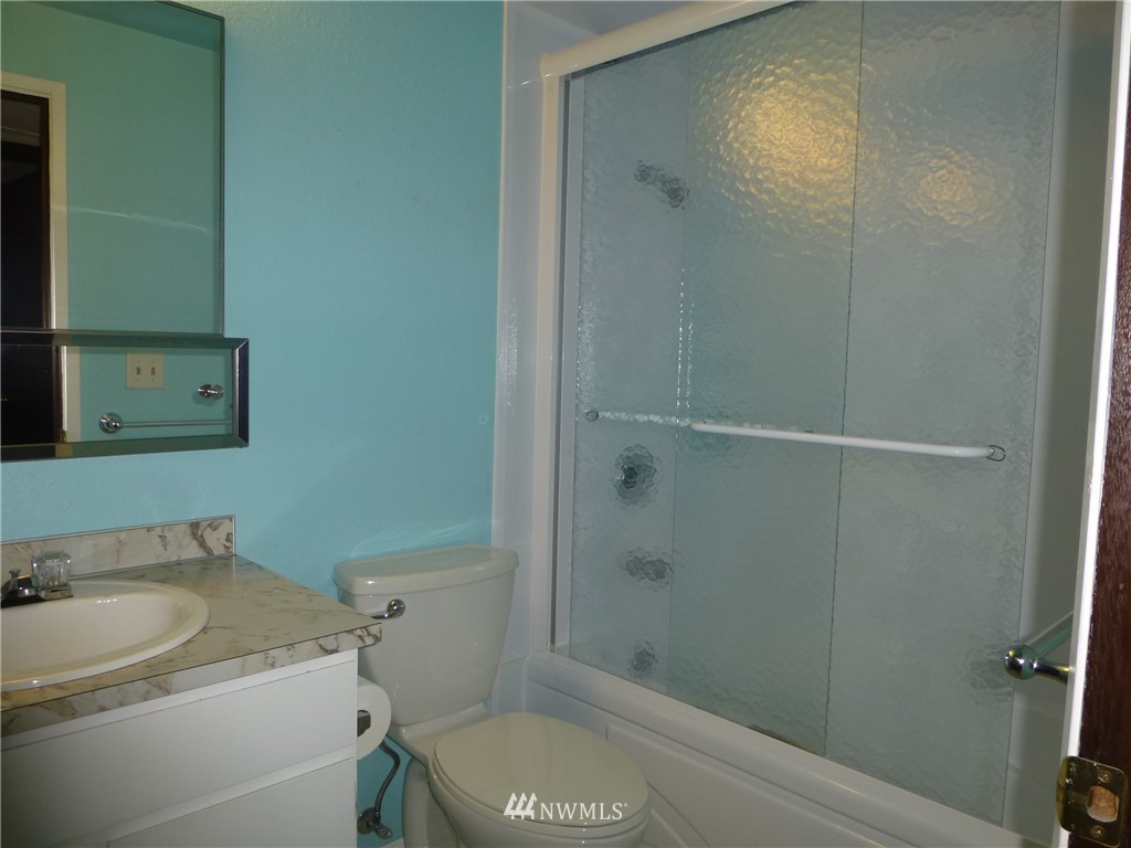 10084 Banner Road Southeast Olalla, WA 98359 - Photo 13 of 25 Gallery Image 13