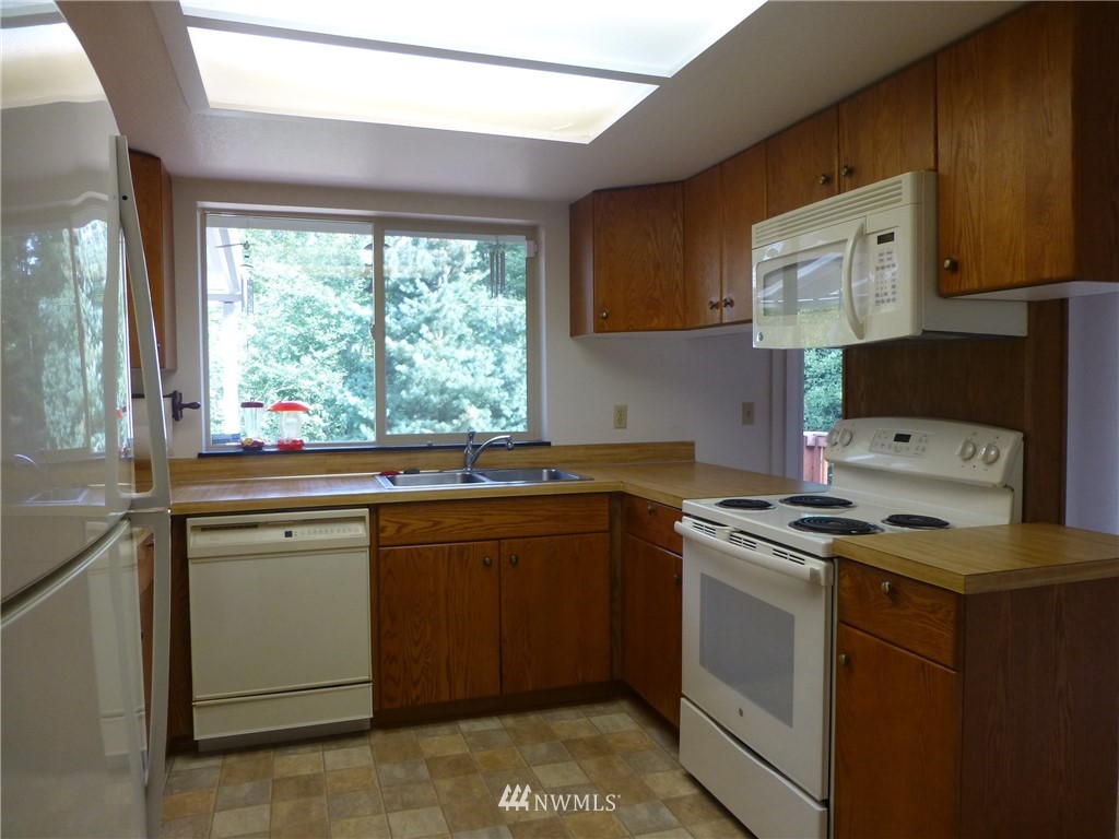 10084 Banner Road Southeast Olalla, WA 98359 - Photo 3 of 25 Gallery Image 3