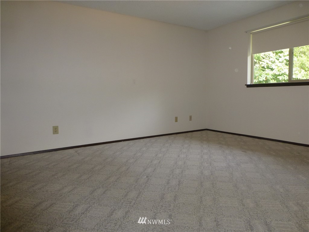 10084 Banner Road Southeast Olalla, WA 98359 - Photo 8 of 25 Gallery Image 8