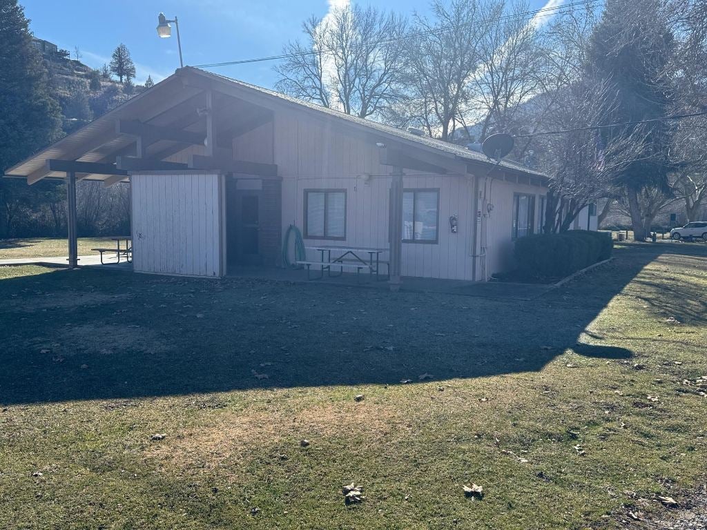 Unit 4-lot 711 Clark Road Hornbrook, CA 96044 - Photo 28 of 33 Gallery Image 28
