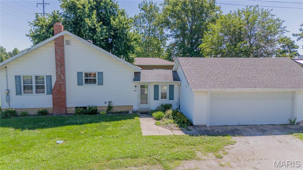 700 South Gehle Street St. Peter, IL 62880 - Photo 2 of 15