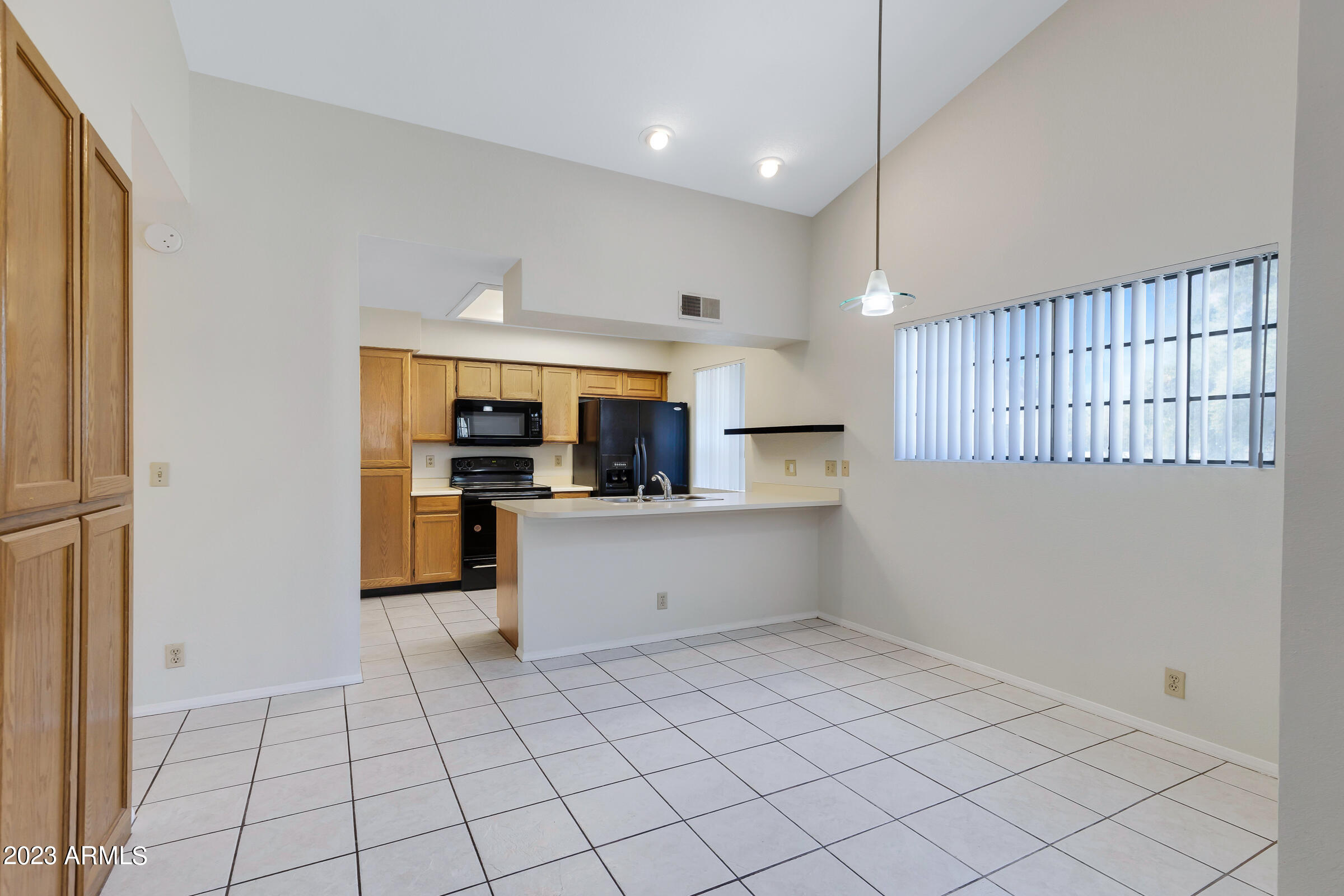 1222 West Baseline Road, Unit 201 Tempe, AZ 85283 - Photo 9 of 28 Breakfast Bar