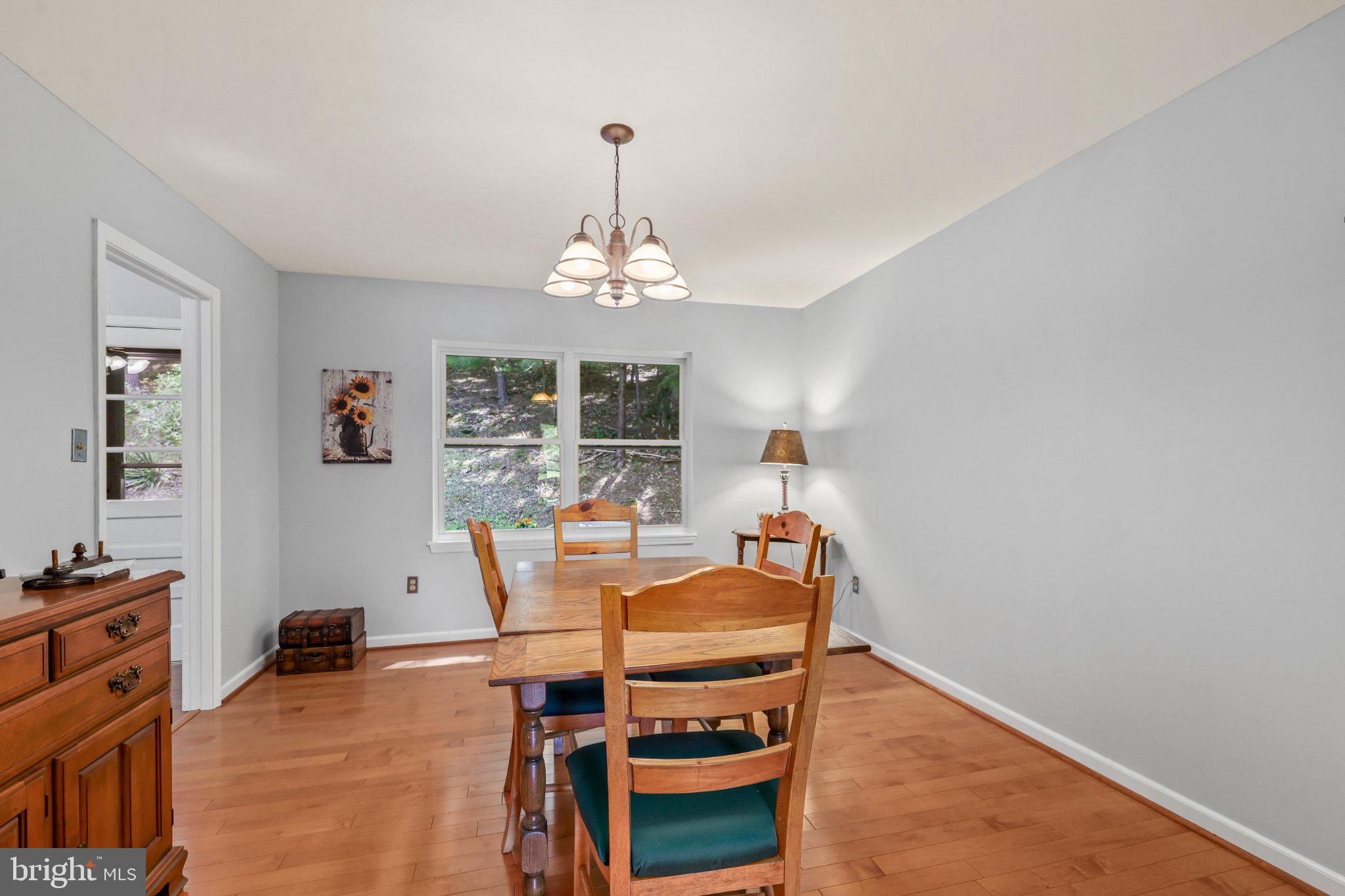 7357 Auburn Mill Road Warrenton, VA 20187 - Photo 8 of 35 Bright and inviting dining space.