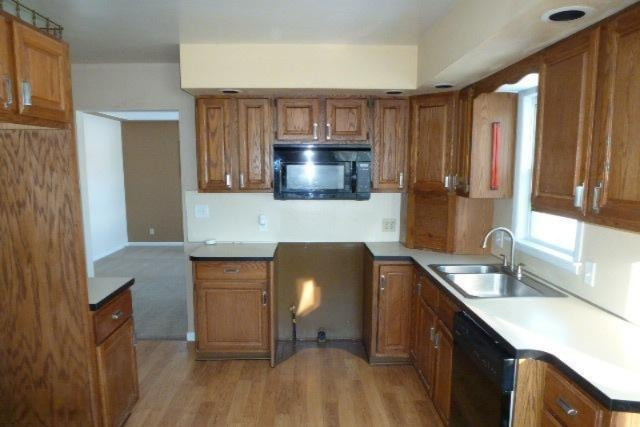 965 Post Road Muskegon, MI 49441 - Photo 4 of 15 4-Kitchen.JPG