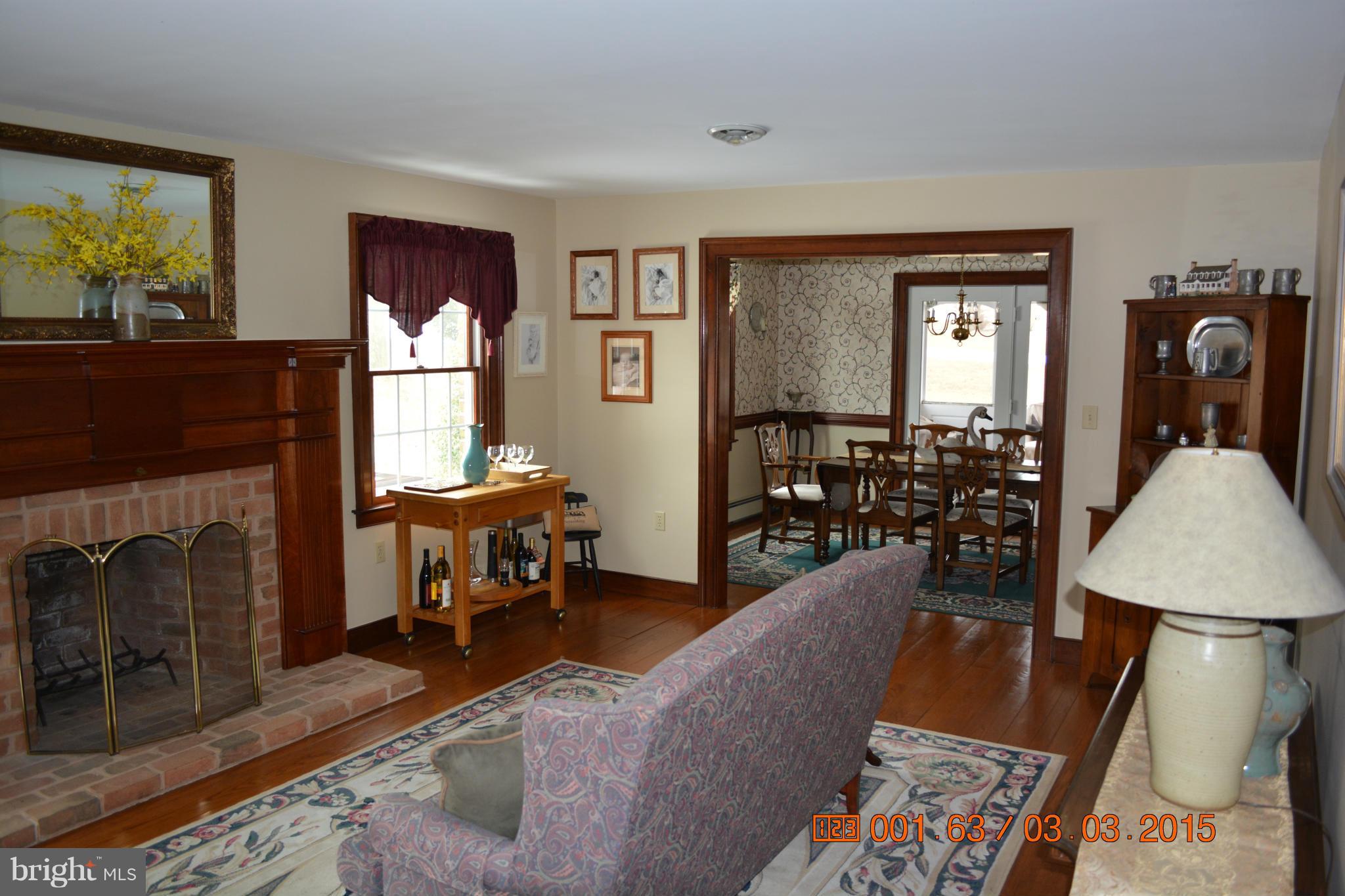 12013 St Paul Road Clear Spring, MD 21722 - Photo 10 of 25 Living Room