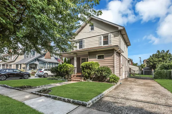 $749,000 | 43 Elm Street, Lynbrook, NY 11563