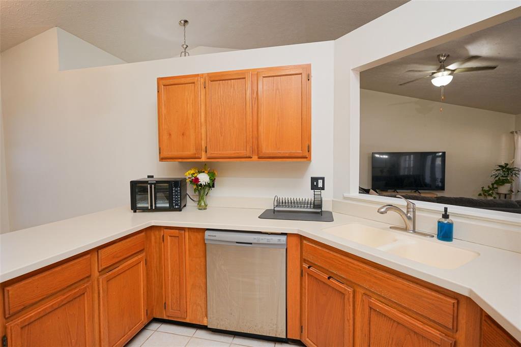 4136 Spring Way Circle Valrico, FL 33596 - Photo 23 of 64