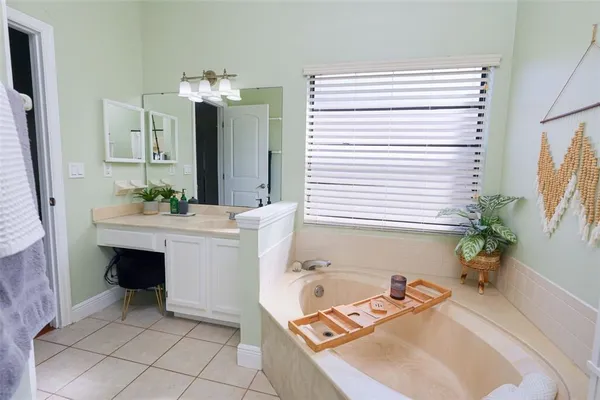 $379,000 | 4136 Spring Way Circle, Valrico, FL 33596