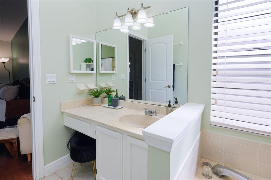 4136 Spring Way Circle Valrico, FL 33596 - Photo 31 of 64