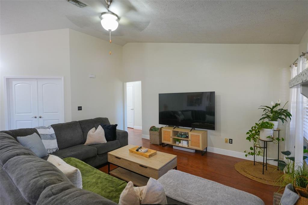 4136 Spring Way Circle Valrico, FL 33596 - Photo 46 of 64