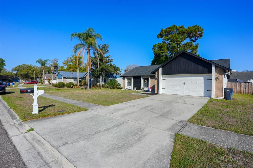 4136 Spring Way Circle Valrico, FL 33596 - Photo 6 of 64