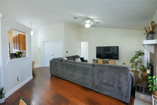 $379,000 | 4136 Spring Way Circle, Valrico, FL 33596