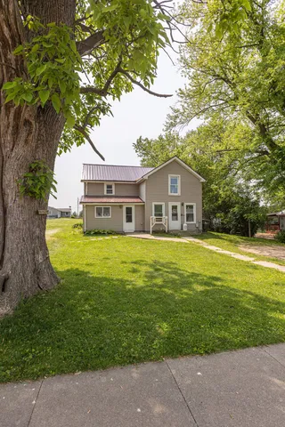 $184,900 | 811 East Maple Street, Lancaster, WI 53813