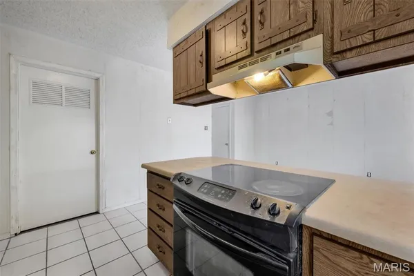 $140,000 | 21 Park Charles Boulevard South, Unit B, St. Peters, MO 63376