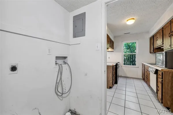 $140,000 | 21 Park Charles Boulevard South, Unit B, St. Peters, MO 63376