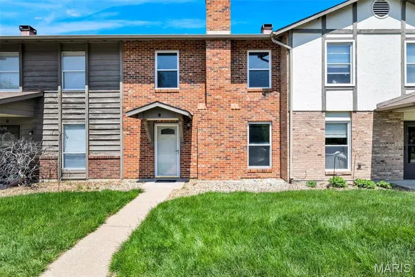 $140,000 | 21 Park Charles Boulevard South, Unit B, St. Peters, MO 63376