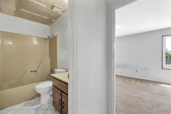 $140,000 | 21 Park Charles Boulevard South, Unit B, St. Peters, MO 63376