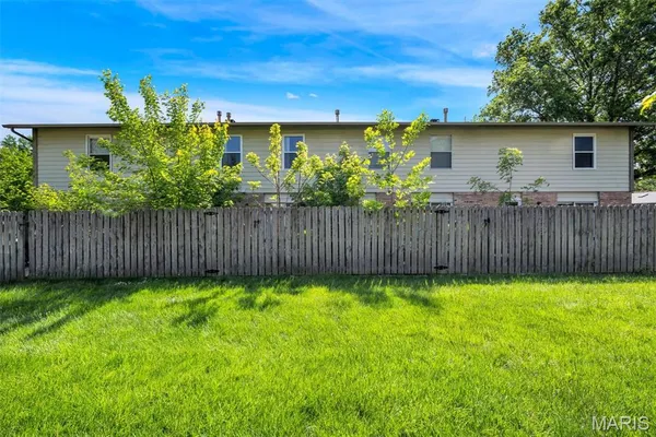 $140,000 | 21 Park Charles Boulevard South, Unit B, St. Peters, MO 63376