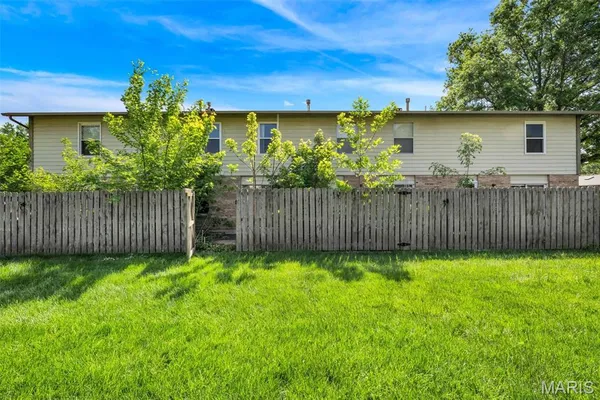 $140,000 | 21 Park Charles Boulevard South, Unit B, St. Peters, MO 63376
