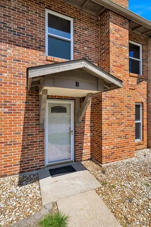 $140,000 | 21 Park Charles Boulevard South, Unit B, St. Peters, MO 63376