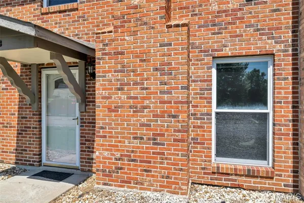 $140,000 | 21 Park Charles Boulevard South, Unit B, St. Peters, MO 63376
