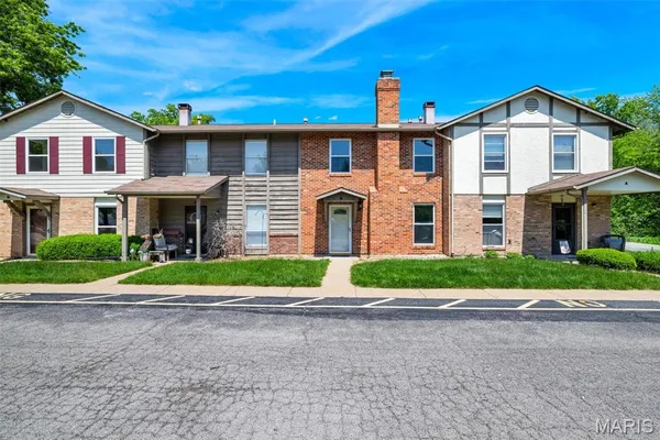 $140,000 | 21 Park Charles Boulevard South, Unit B, St. Peters, MO 63376