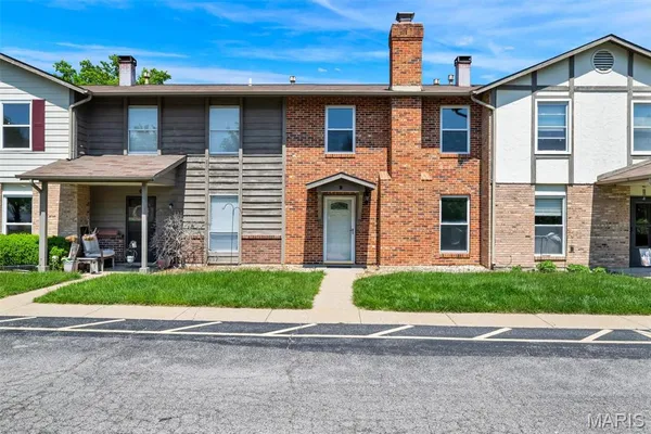 $140,000 | 21 Park Charles Boulevard South, Unit B, St. Peters, MO 63376