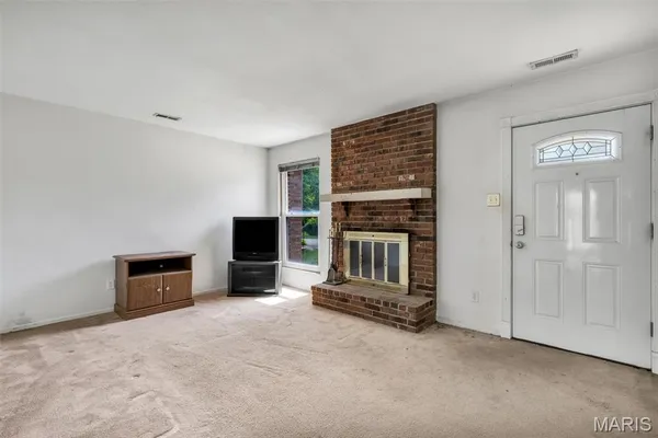 $140,000 | 21 Park Charles Boulevard South, Unit B, St. Peters, MO 63376