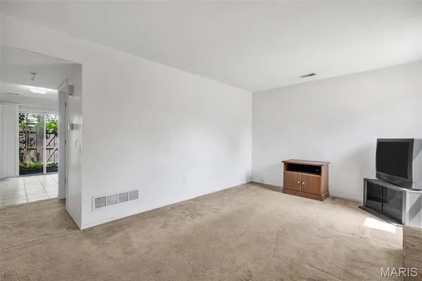 $140,000 | 21 Park Charles Boulevard South, Unit B, St. Peters, MO 63376