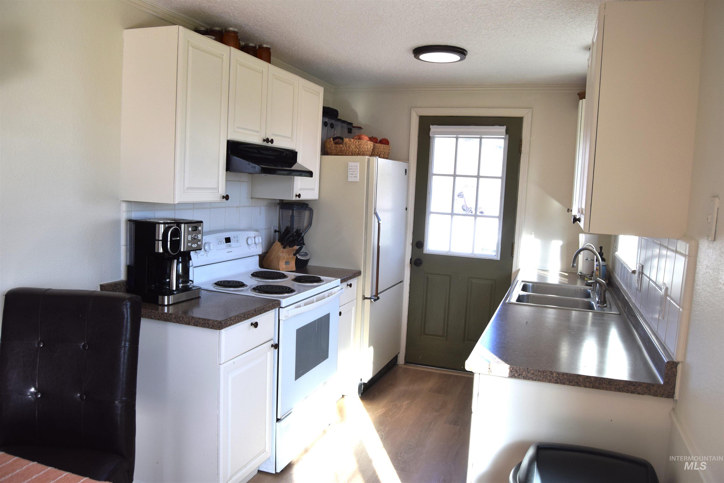 5654 Hillview Road Emmett, ID 83617 - Photo 12 of 35 Gallery Image 12
