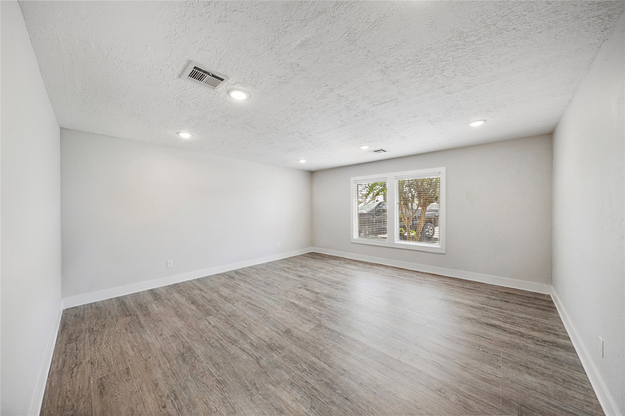 1609 North Richmond Road Wharton, TX 77488 - Photo 4 of 16