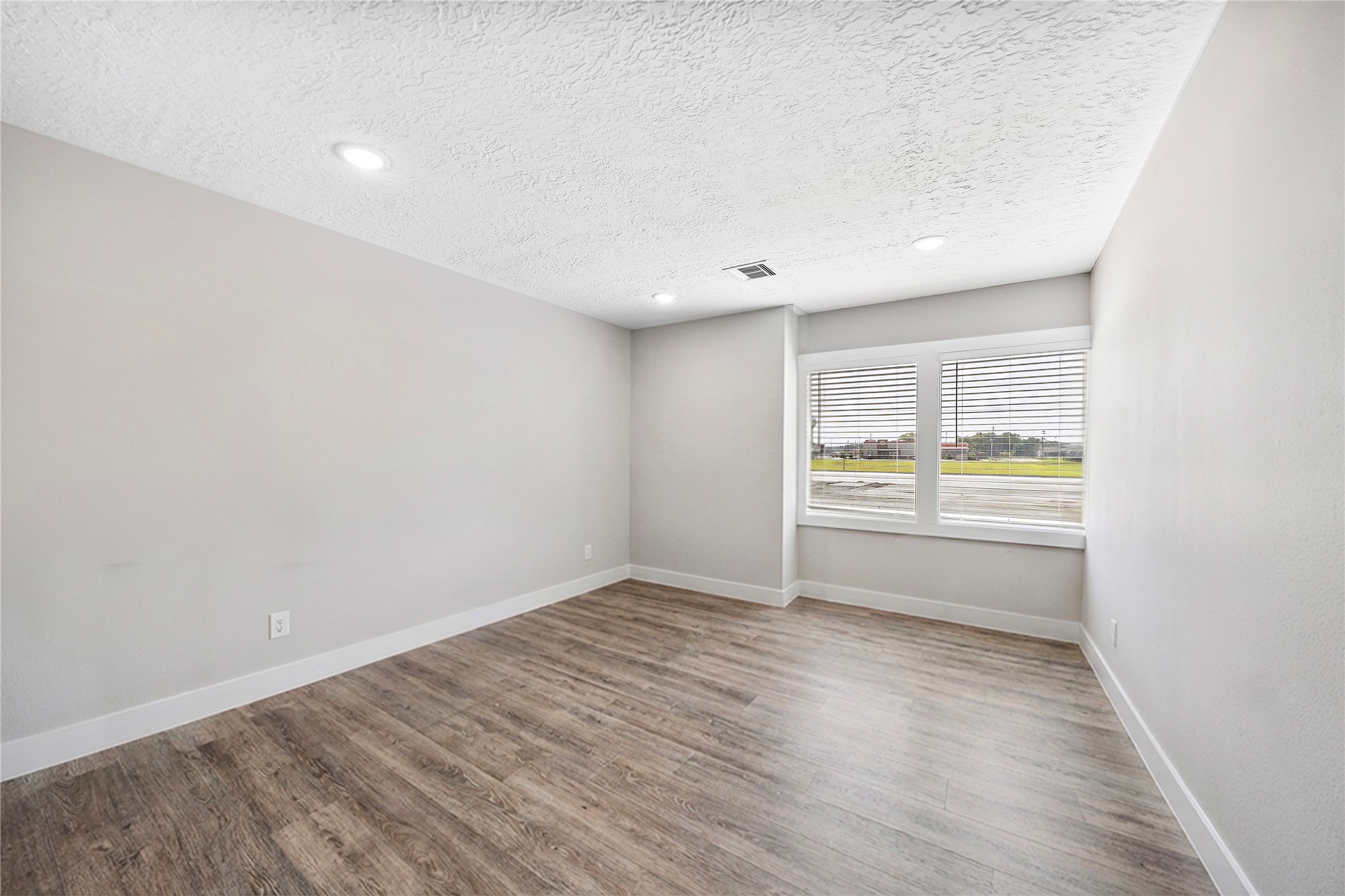 1609 North Richmond Road Wharton, TX 77488 - Photo 6 of 16