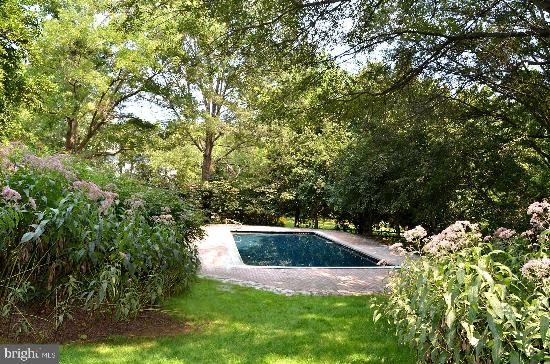 7011 Holyrood Drive McLean, VA 22101 - Photo 19 of 30 a view of outdoor space and yard