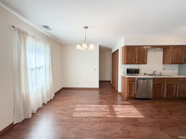 $325,000 | 207 Lorshelna Drive, Unit A & B, Evansville, IN 47711