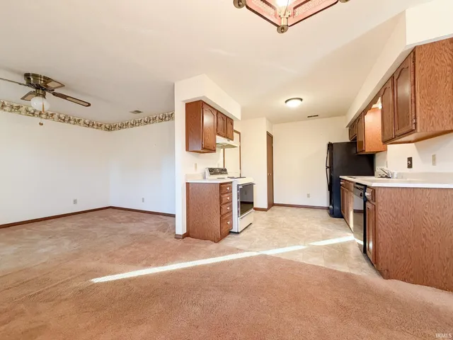 $325,000 | 207 Lorshelna Drive, Unit A & B, Evansville, IN 47711