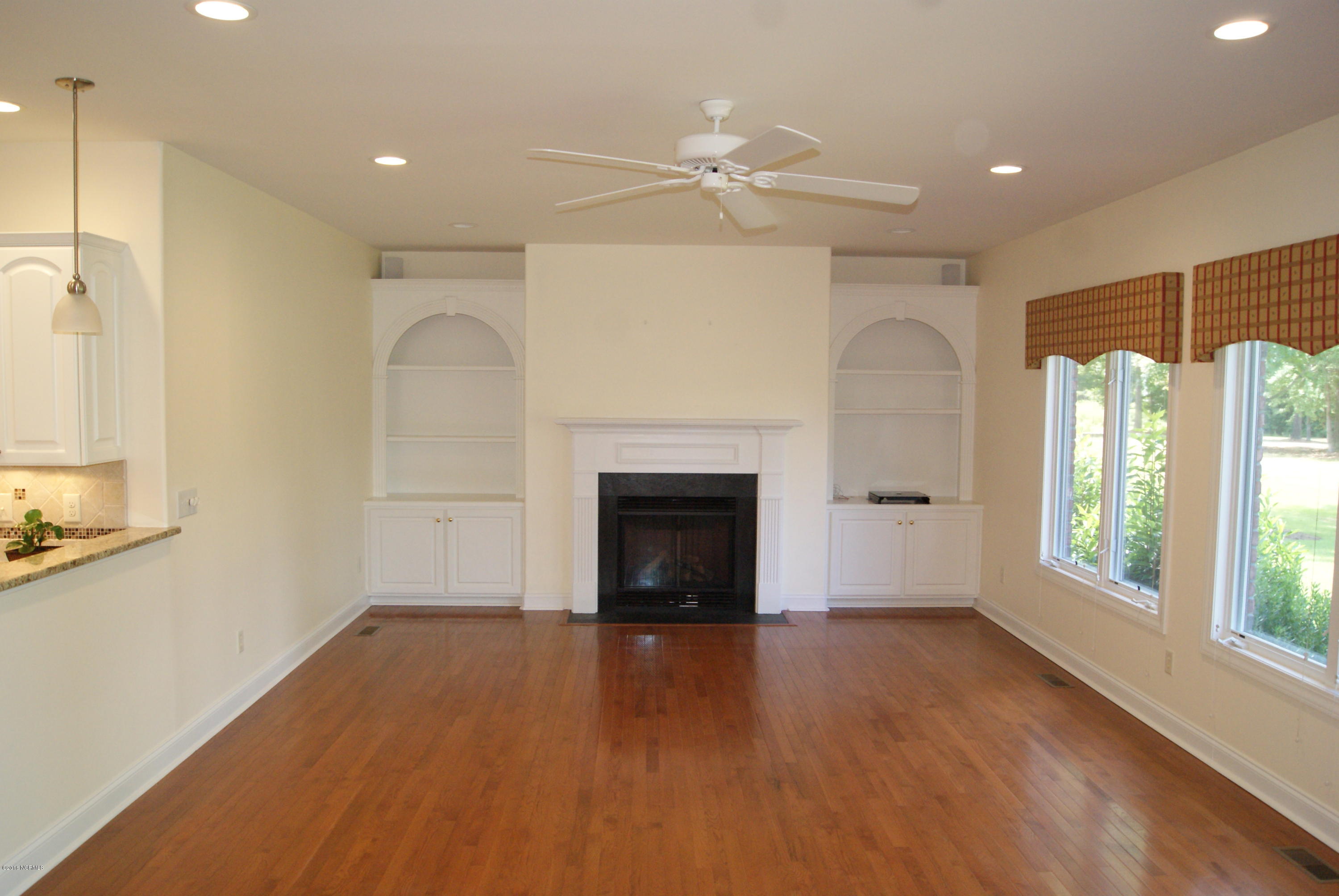 120 Mellen Road New Bern, NC 28562 - Photo 10 of 54 Gas Log Fireplace & Built Ins