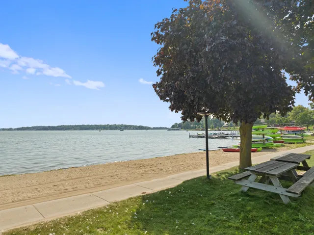 $842,990 | 2813 Launch Drive, Delavan, WI 53115