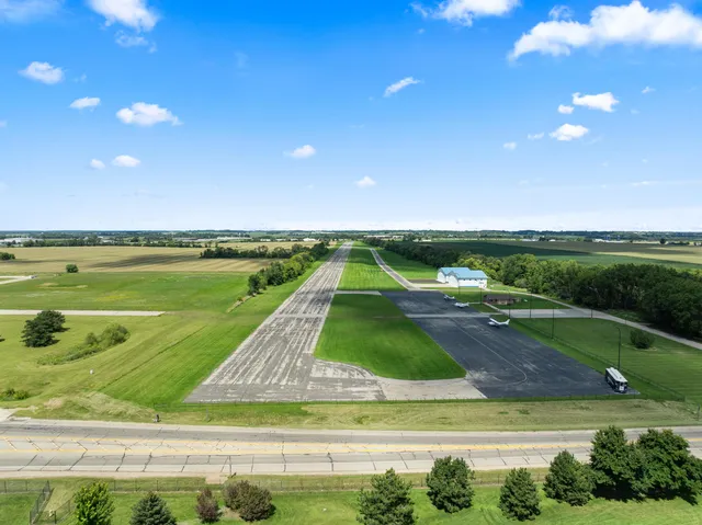 $842,990 | 2813 Launch Drive, Delavan, WI 53115