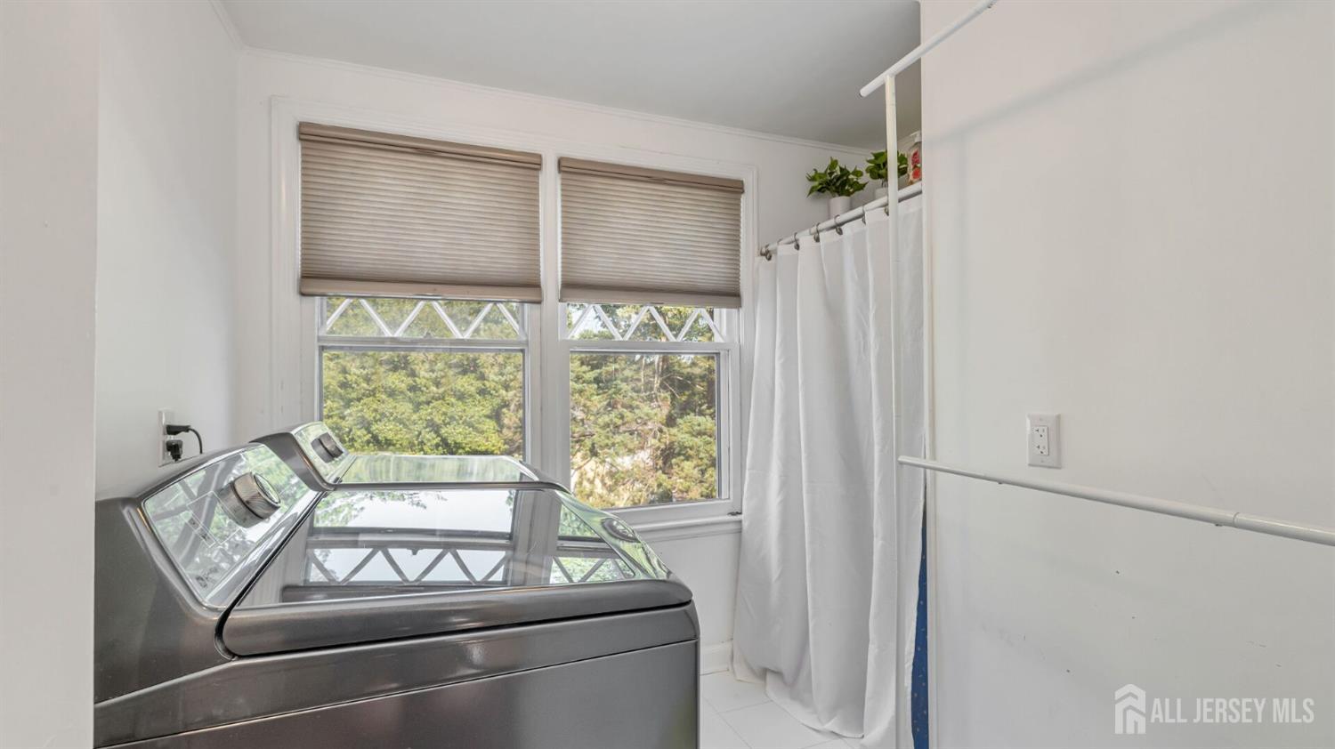 1275 Denmark Road Plainfield, NJ 07062 - Photo 40 of 87 a living room with furniture and a window
