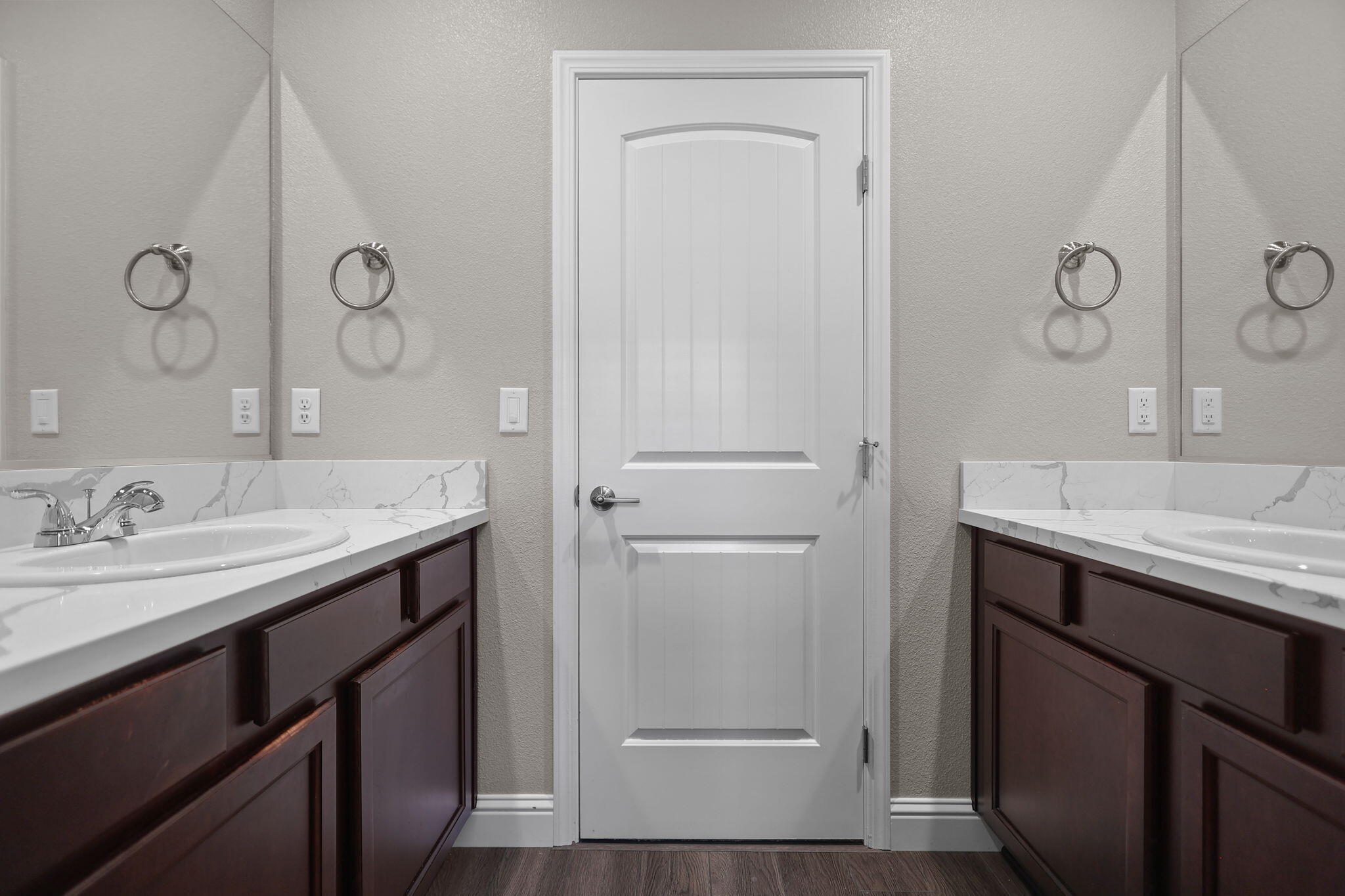 866 Congaree Lane Redding, CA 96001 - Photo 12 of 17 a bathroom with a sink and a mirror