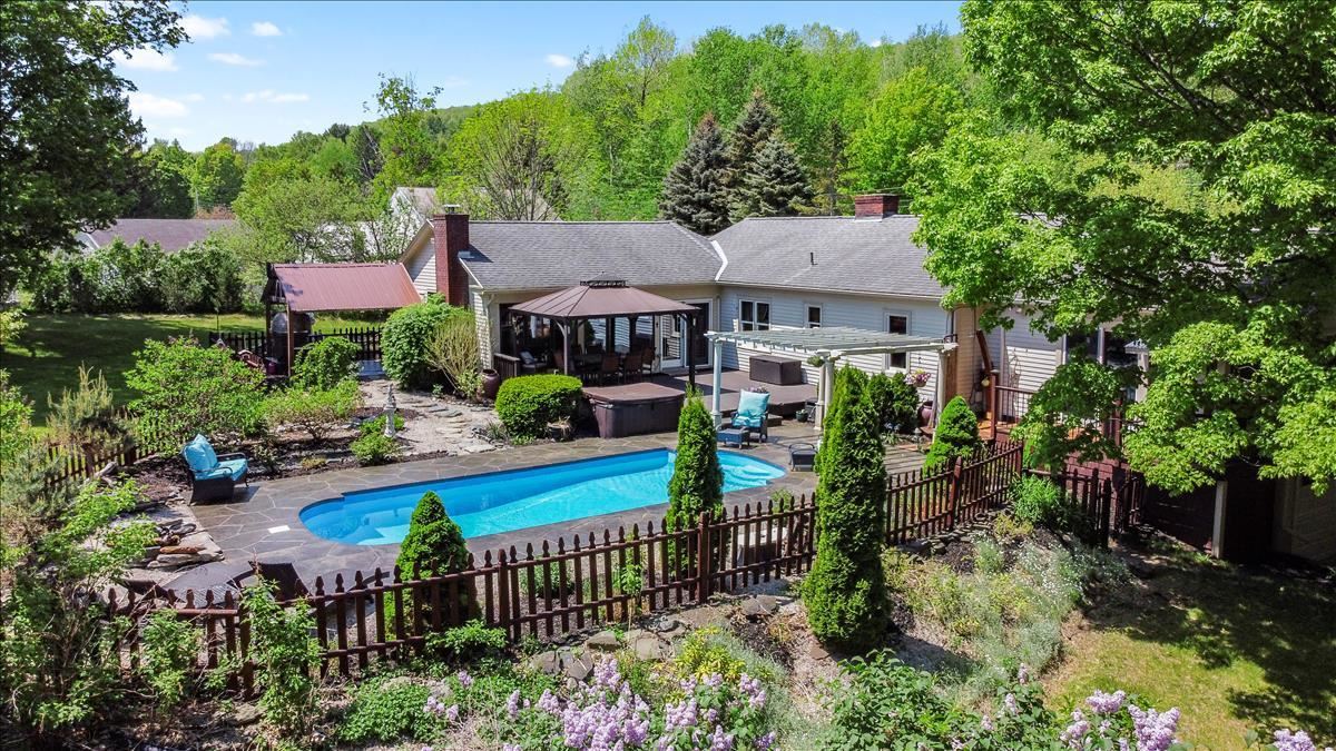 4766 Vermont Rte 7a Shaftsbury, VT 05262 - Photo 1 of 40 Gallery Image 1