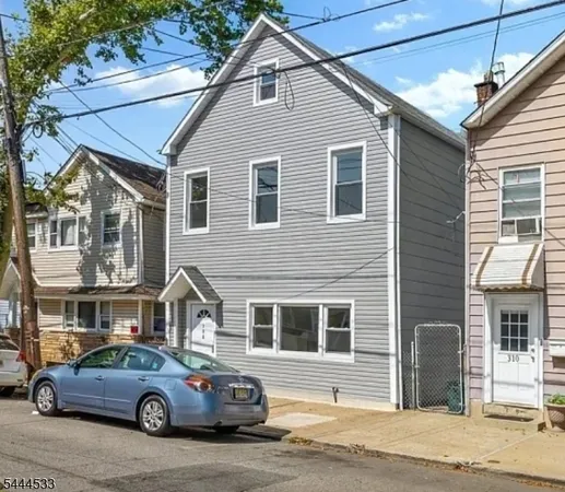 $2,300 | 308 North 2nd Street, Unit 2, Harrison, NJ 07029