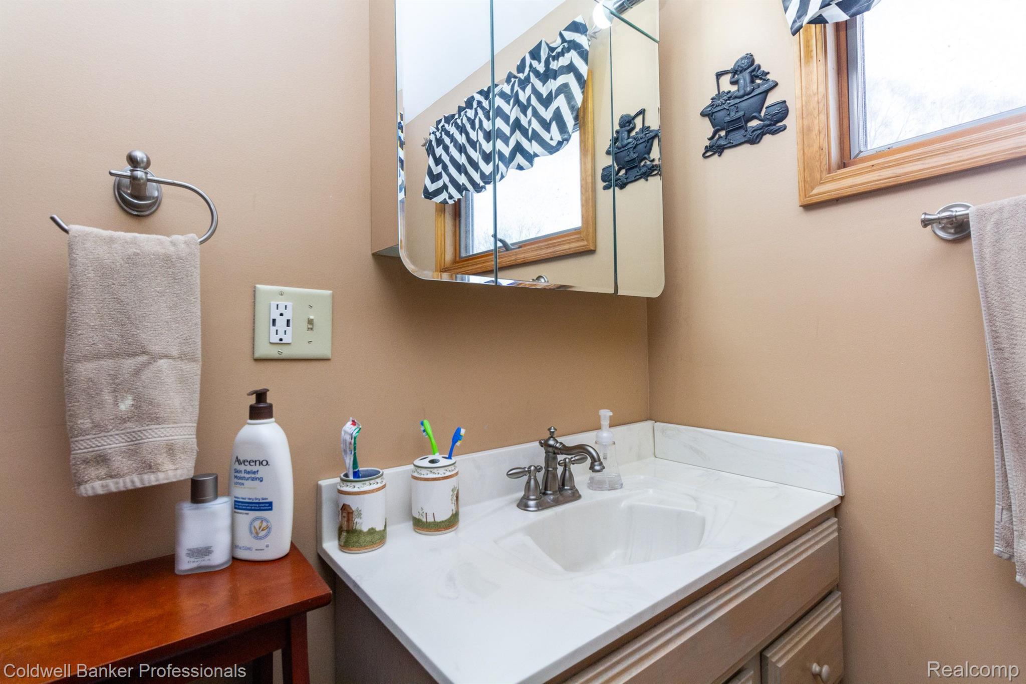 2820 Buckner Road Lake Orion, MI 48362 - Photo 31 of 74 Gallery Image 31