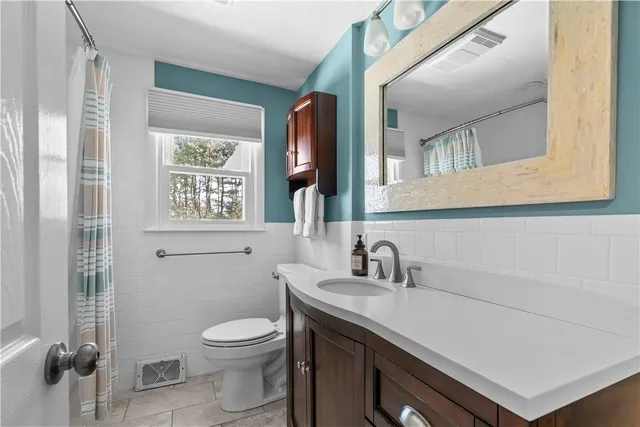 $4,000 | 60 Knollwood Circle, North Kingstown, RI 02852