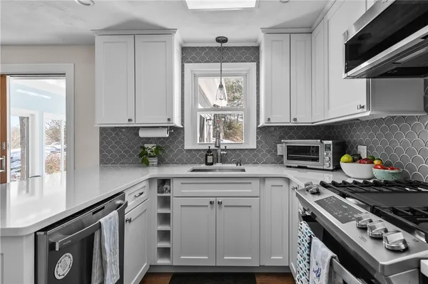 $4,000 | 60 Knollwood Circle, North Kingstown, RI 02852