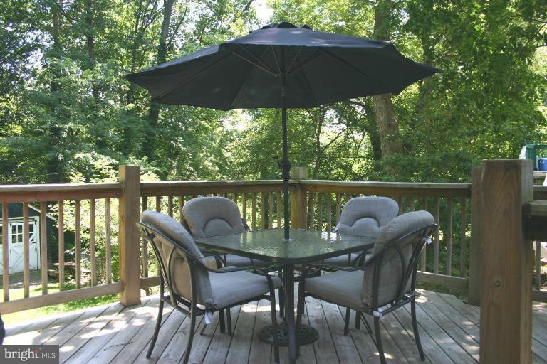 6309 Banbury Road Baltimore, MD 21239 - Photo 2 of 15 Rear Deck