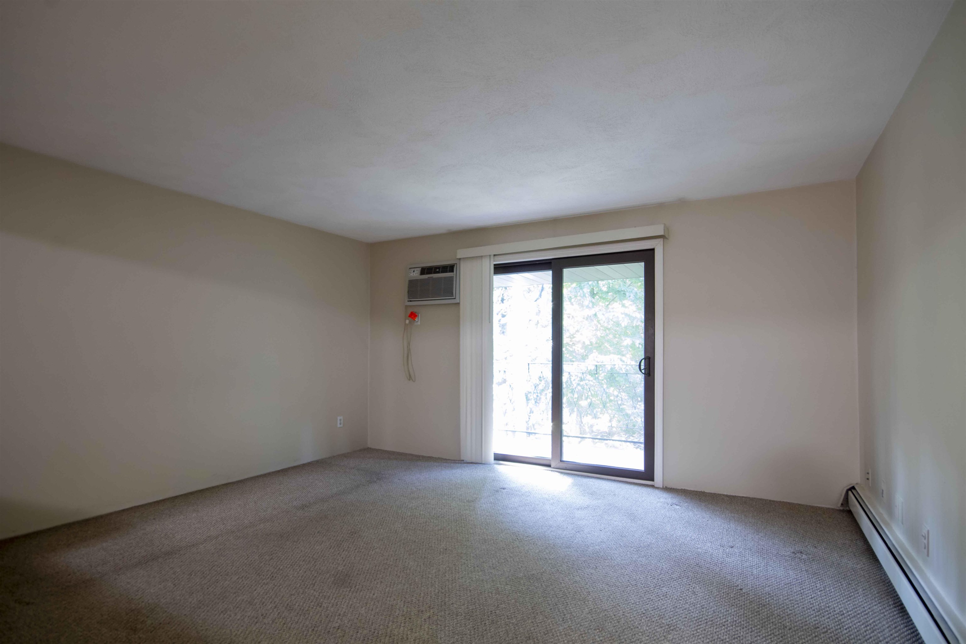 12 Strawberry Bank Road Nashua, NH 03062 - Photo 5 of 25