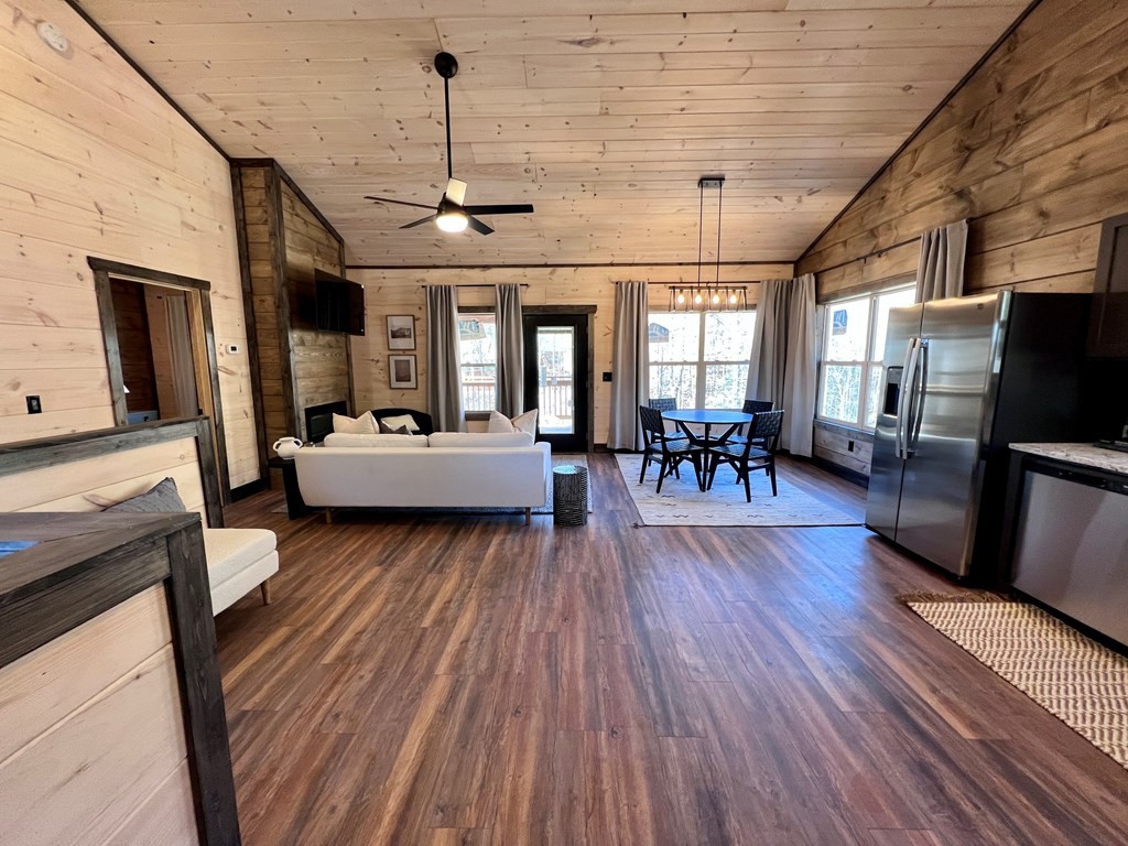1523 Bluff Ridge Road Sevierville, TN 37876 - Photo 2 of 43 Gallery Image 2