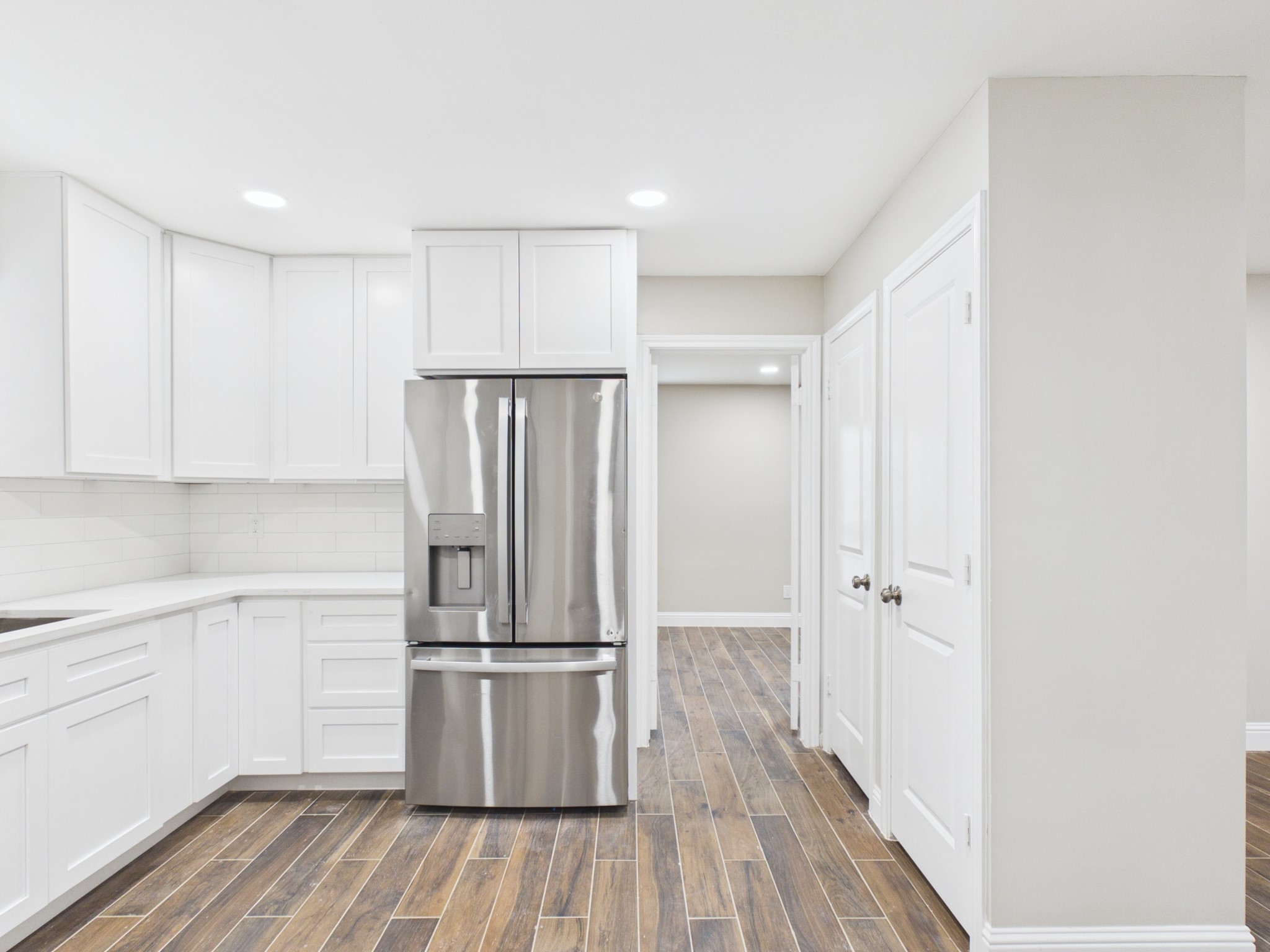 7903 Secretariat Lane Houston, TX 77071 - Photo 2 of 36 kitchen with new appliances