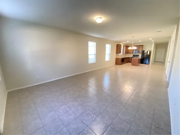 $1,595 | 200 Kildeer Pass, Jarrell, TX 76537